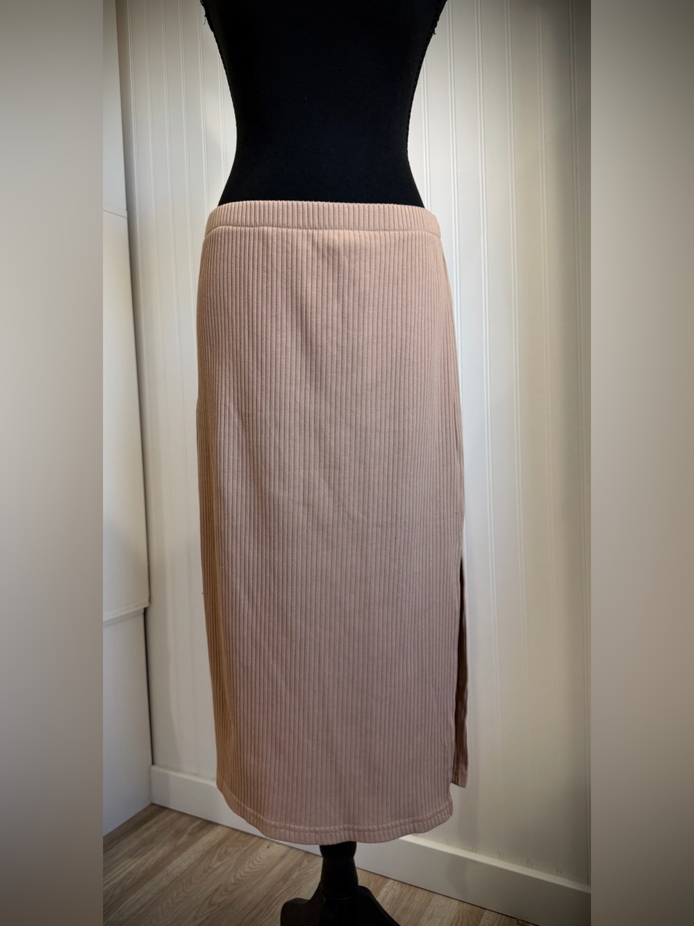 Time and Tru Ribbed Midi Skirt with Side Slit